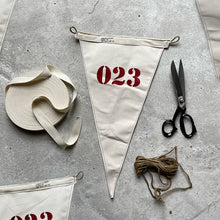 Load image into Gallery viewer, 023 - Vlag gemaakt van geupcycled tentdoek
