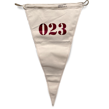 Load image into Gallery viewer, 023 - Vlag gemaakt van geupcycled tentdoek
