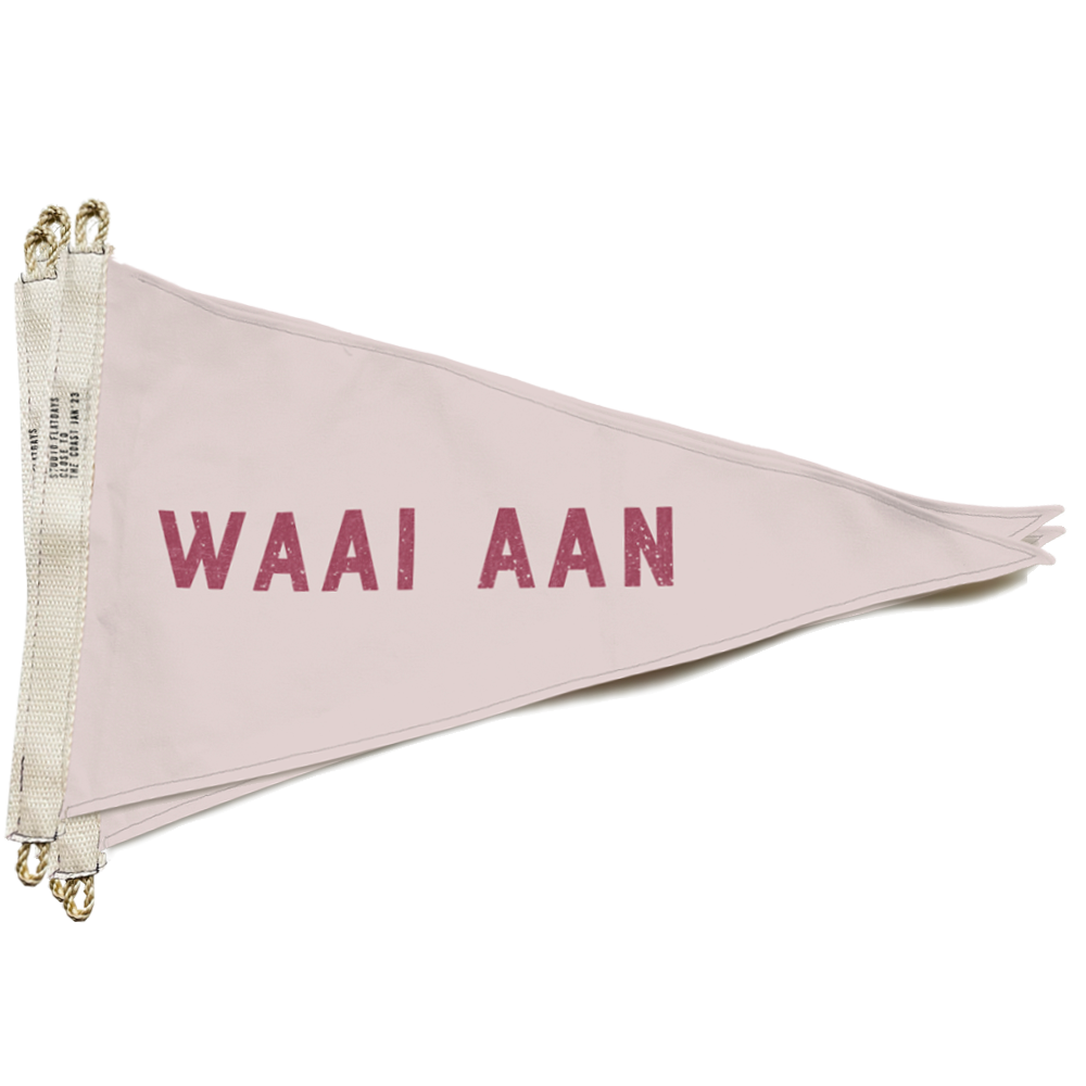 Waai aan - Vlag gemaakt van geupcycled tentdoek